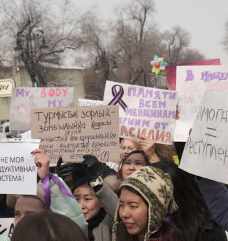 Марш 8 марта в Алматы